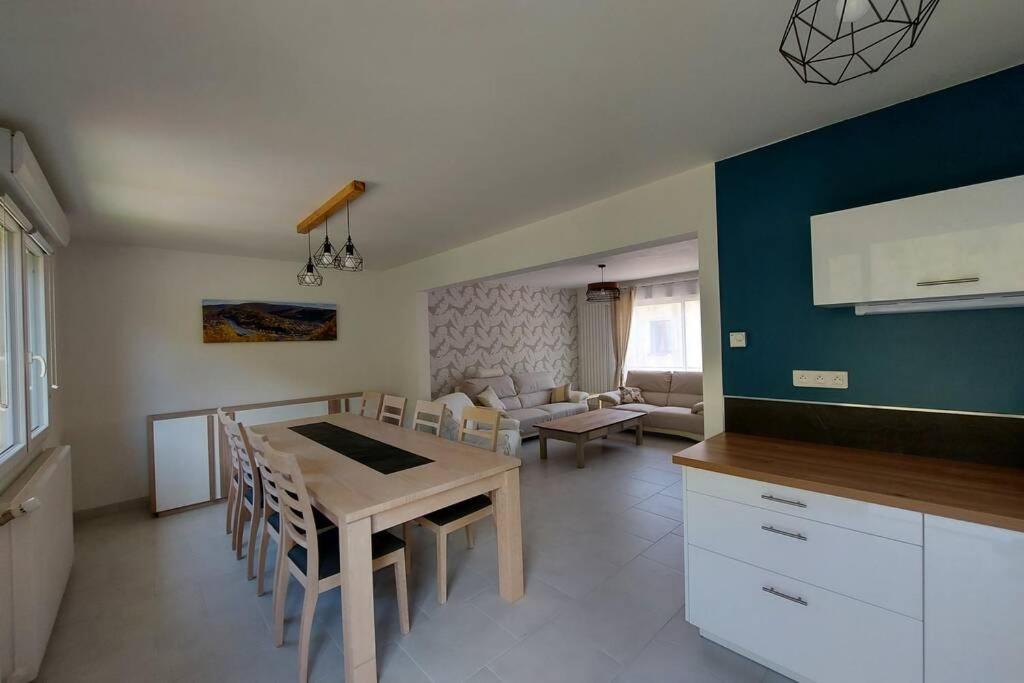 Gite En Bord De Meuse Monthermé 外观 照片