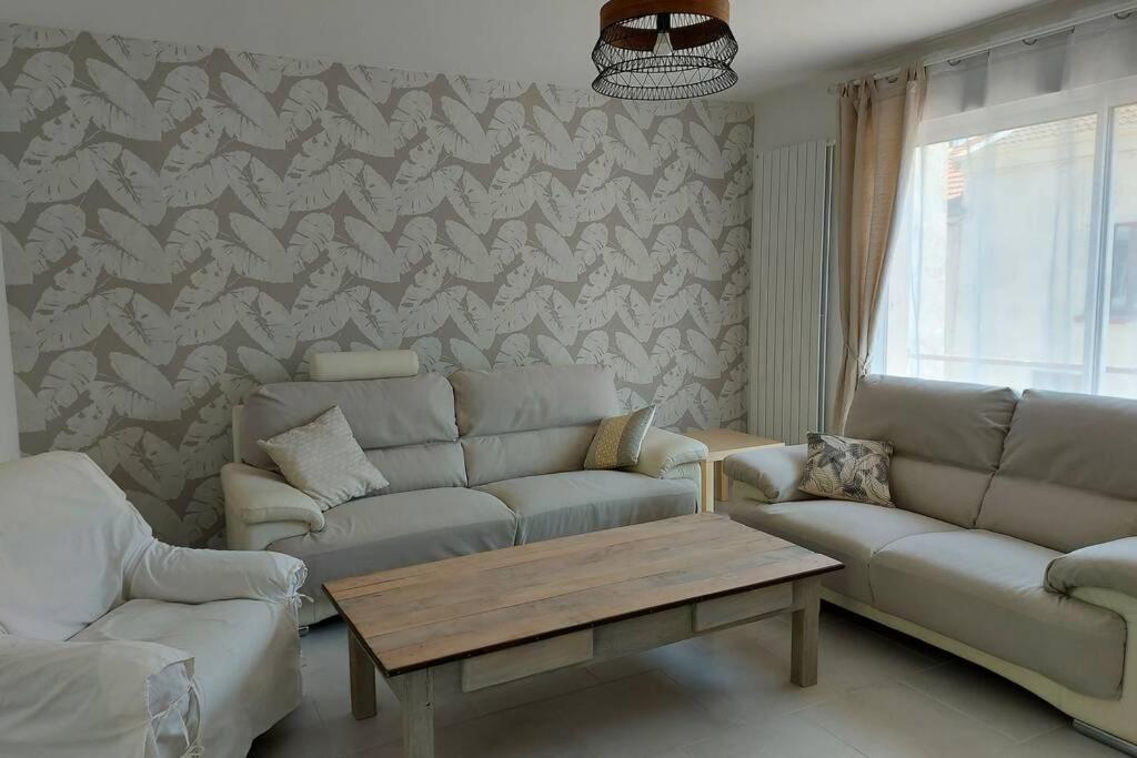 Gite En Bord De Meuse Monthermé 外观 照片