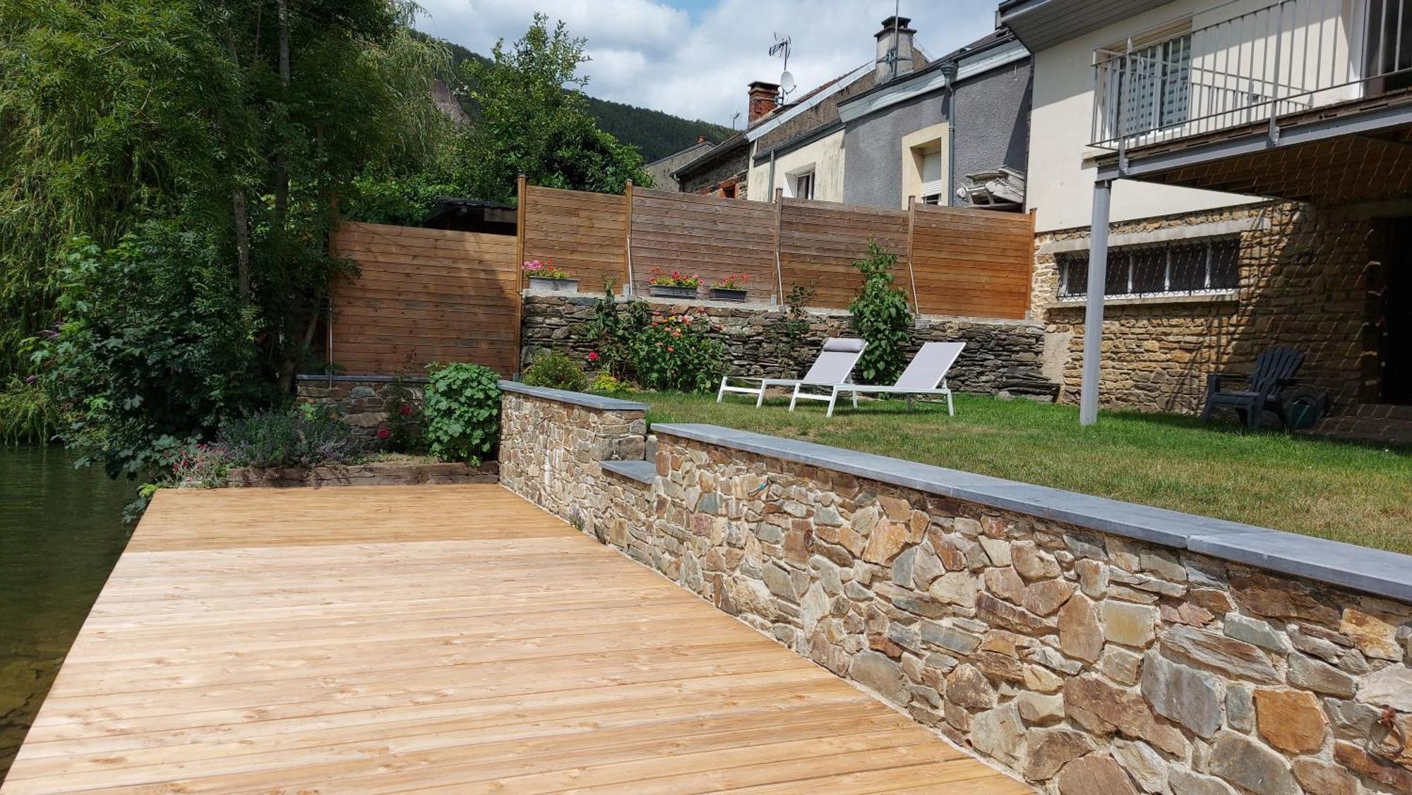 Gite En Bord De Meuse Monthermé 外观 照片