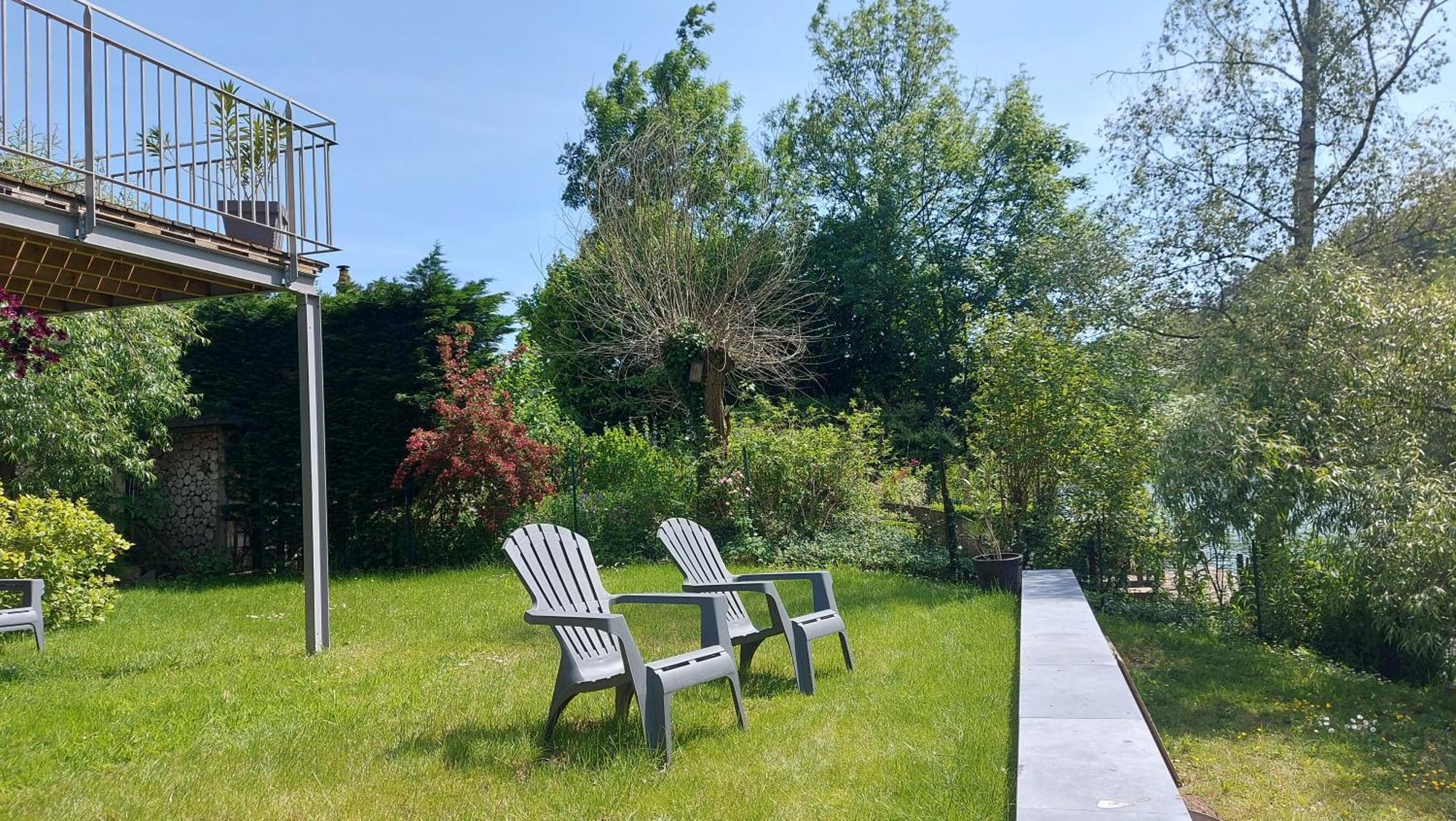 Gite En Bord De Meuse Monthermé 外观 照片
